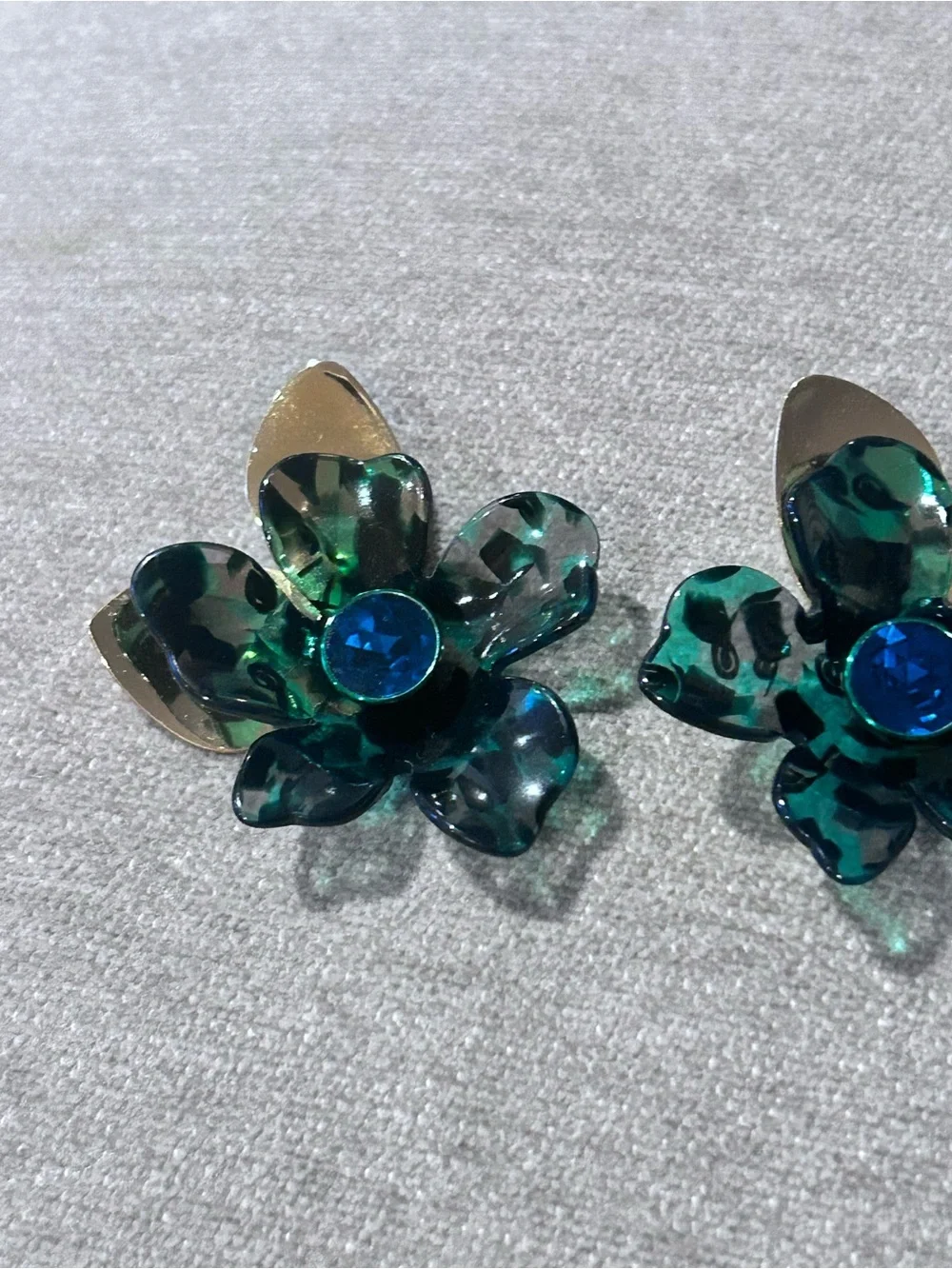 Kate Spade acrylic Petal Pushers earrings